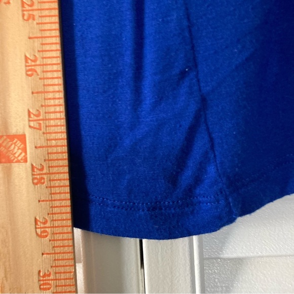 Design history long back cut back blouse - Picture 4 of 7